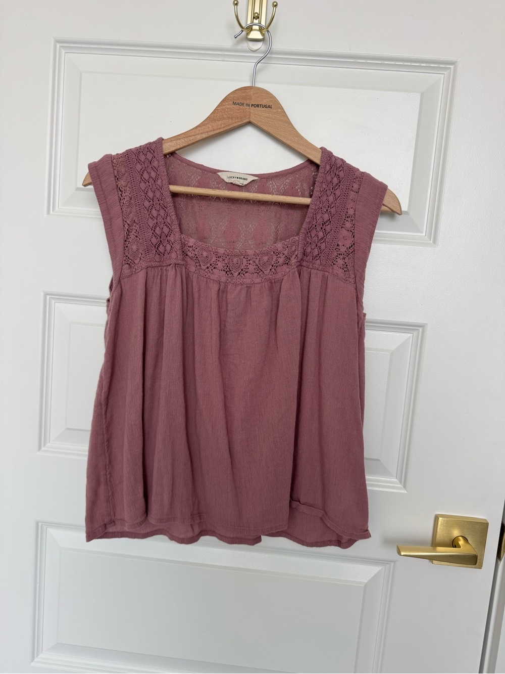 Lucky Brand Mauve Lace Yoke Sleeveless Top